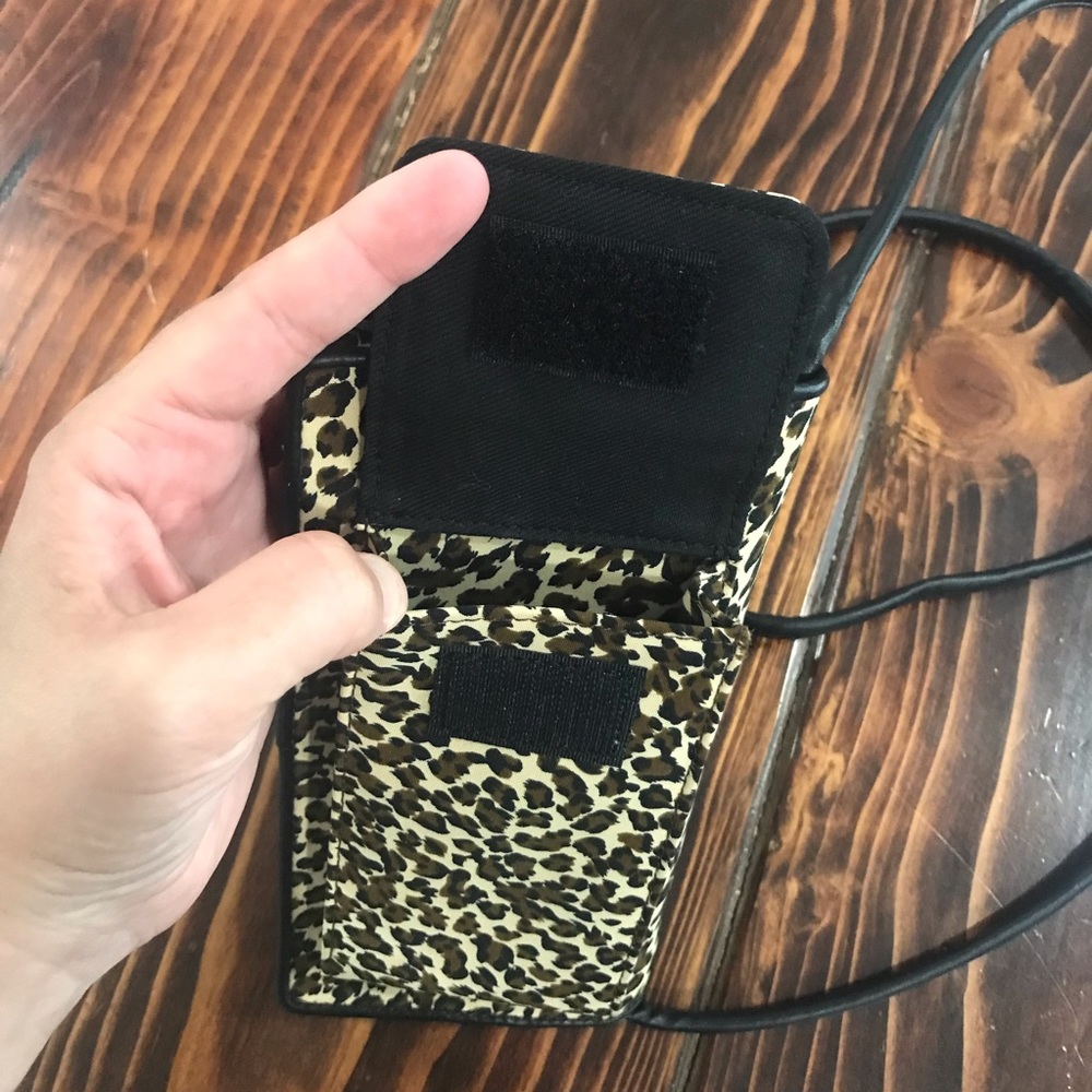 🌼 Leopard Crossbody purse 🌼5/$15🌼 - Picture 3 of 5